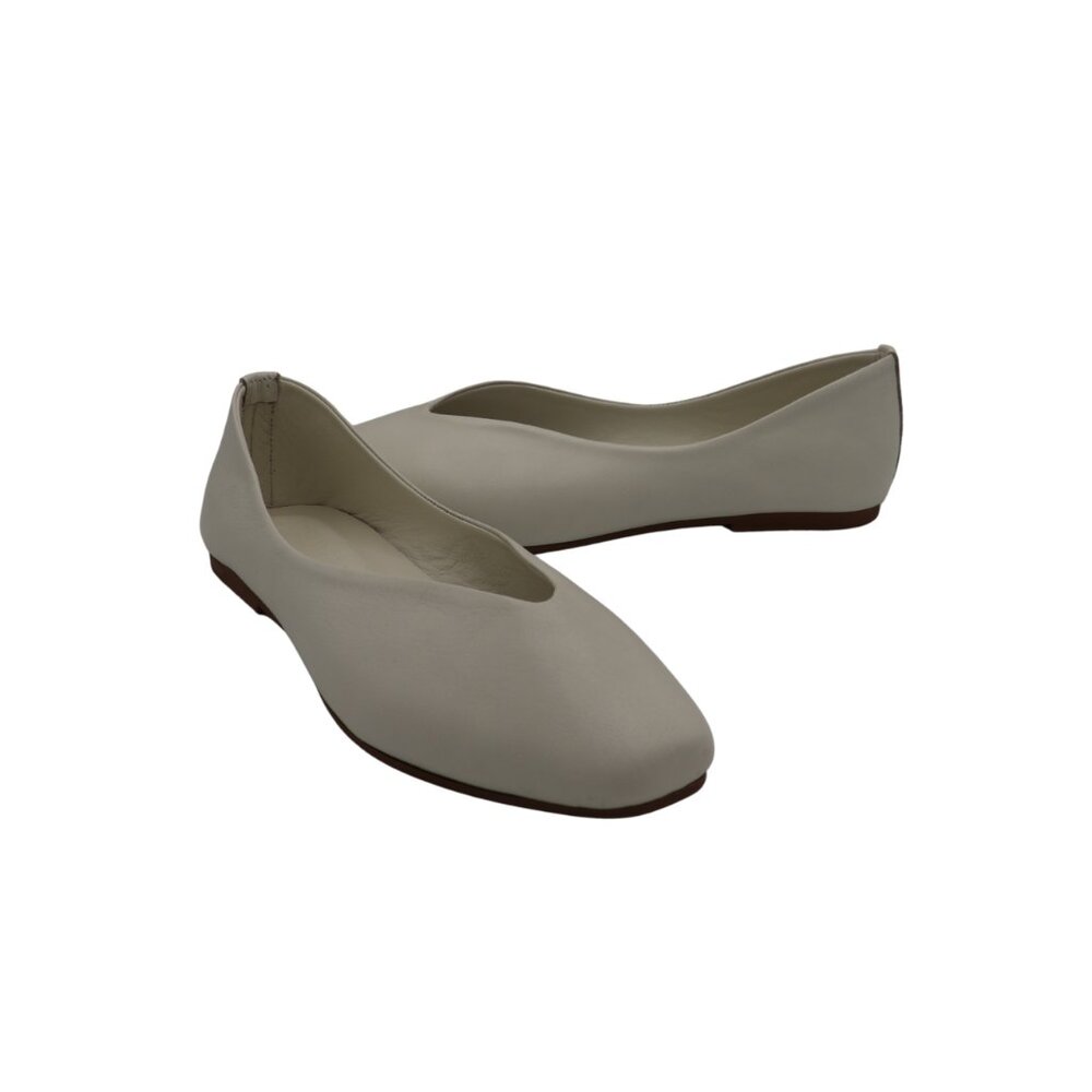 Avah Stylish Beige leather flats